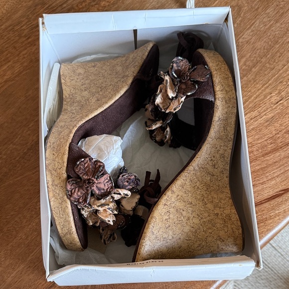 Bakers Floral Embellished Brown Wedges - Picture 4 of 4